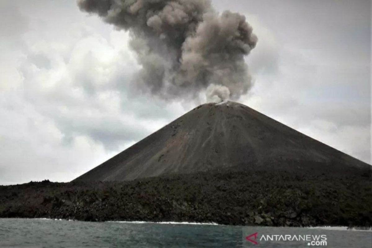 Penjelasan Volkanolog ITB tentang "misteri" suara dentuman