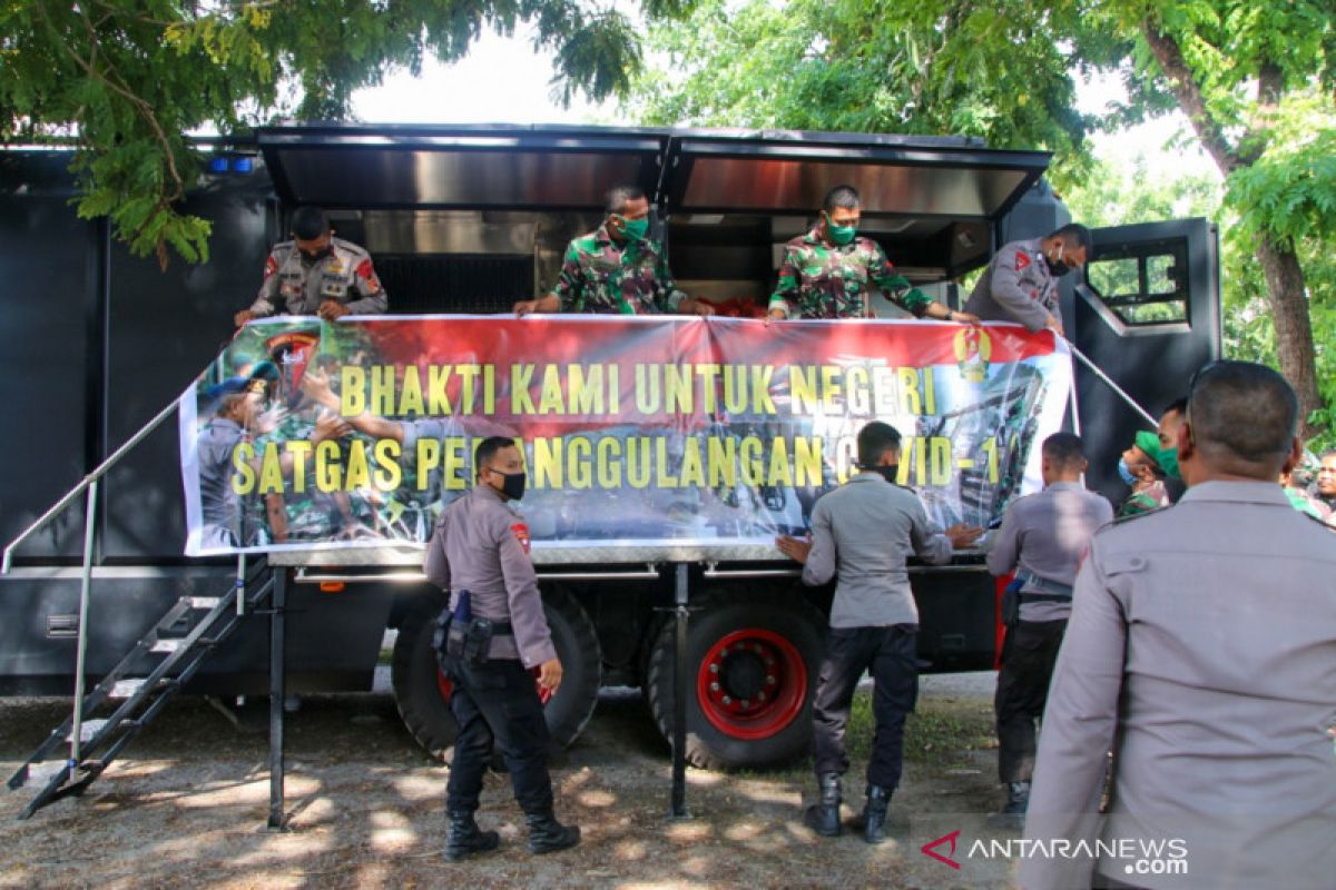 TNI-Polri di NTB mendirikan dapur lapangan untuk warga terdampak COVID-19