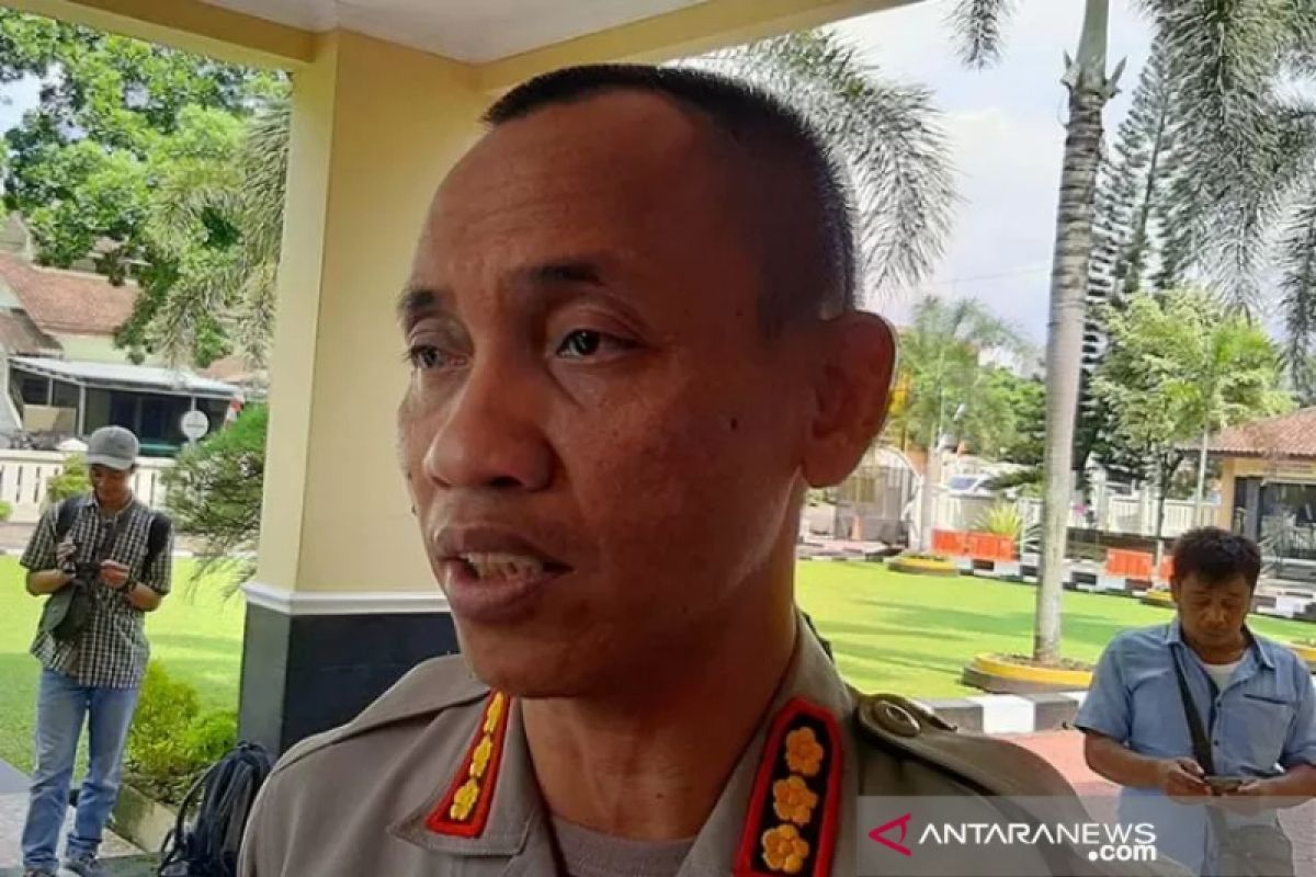 Polresta Banyumas tetapkan tiga penolak pemakaman jenazah COVID-19