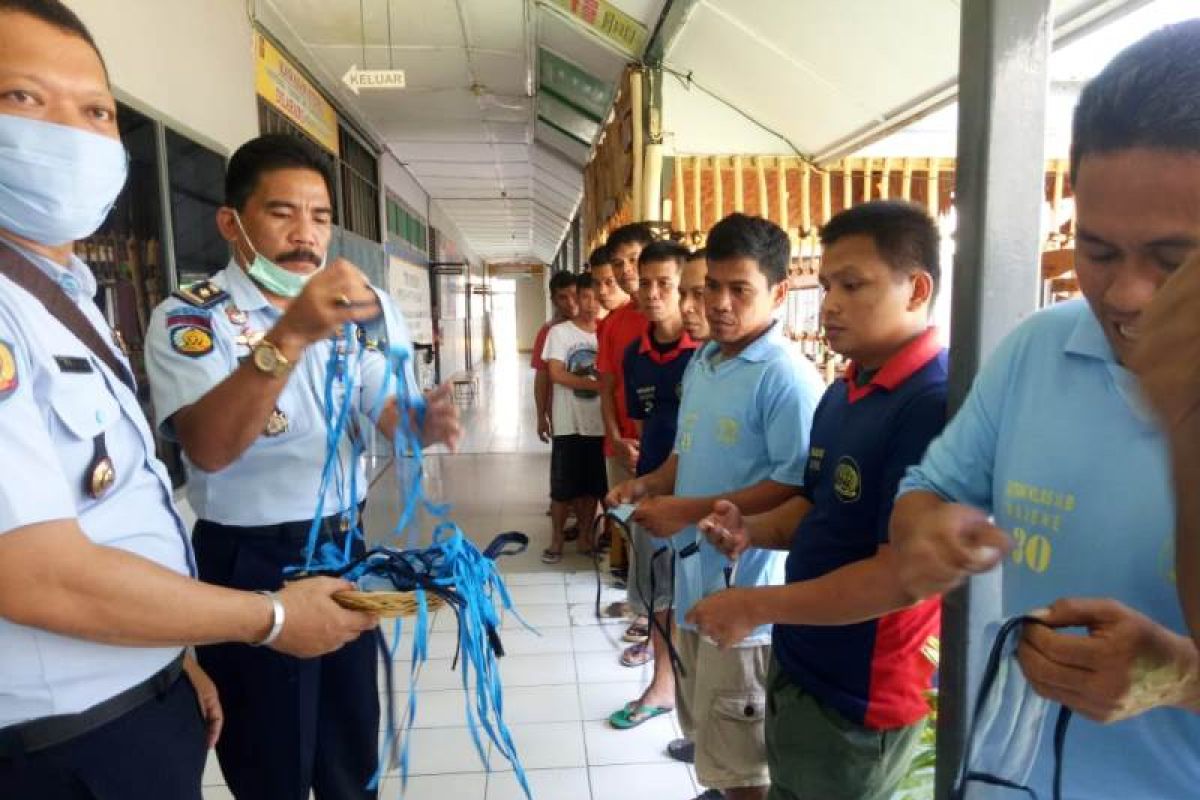 Warga binaan Lapas di Sulawesi Barat diberdayakan produksi masker