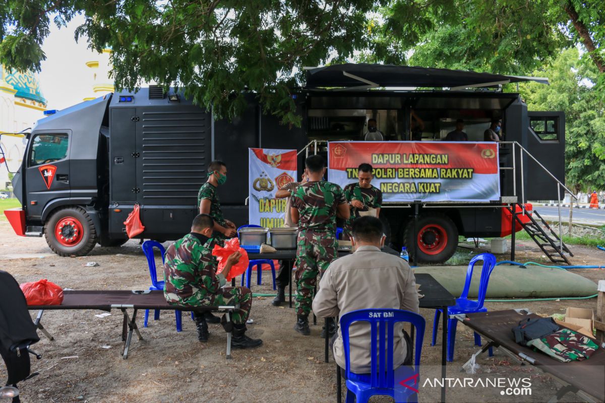 Polda NTB mendirikan dapur lapangan di Masjid Islamic Center