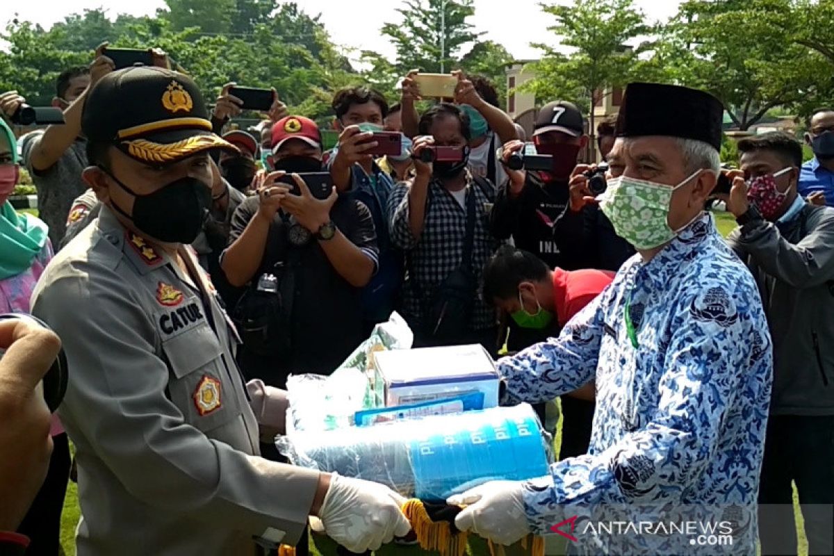 Polres Kudus sumbang APD untuk dua rumah sakit