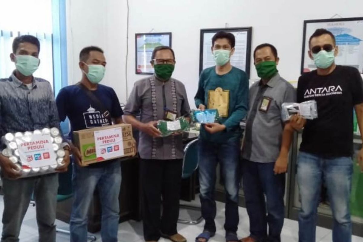 Peduli pers, Pertamina bantu FWBS masker dan vitamin