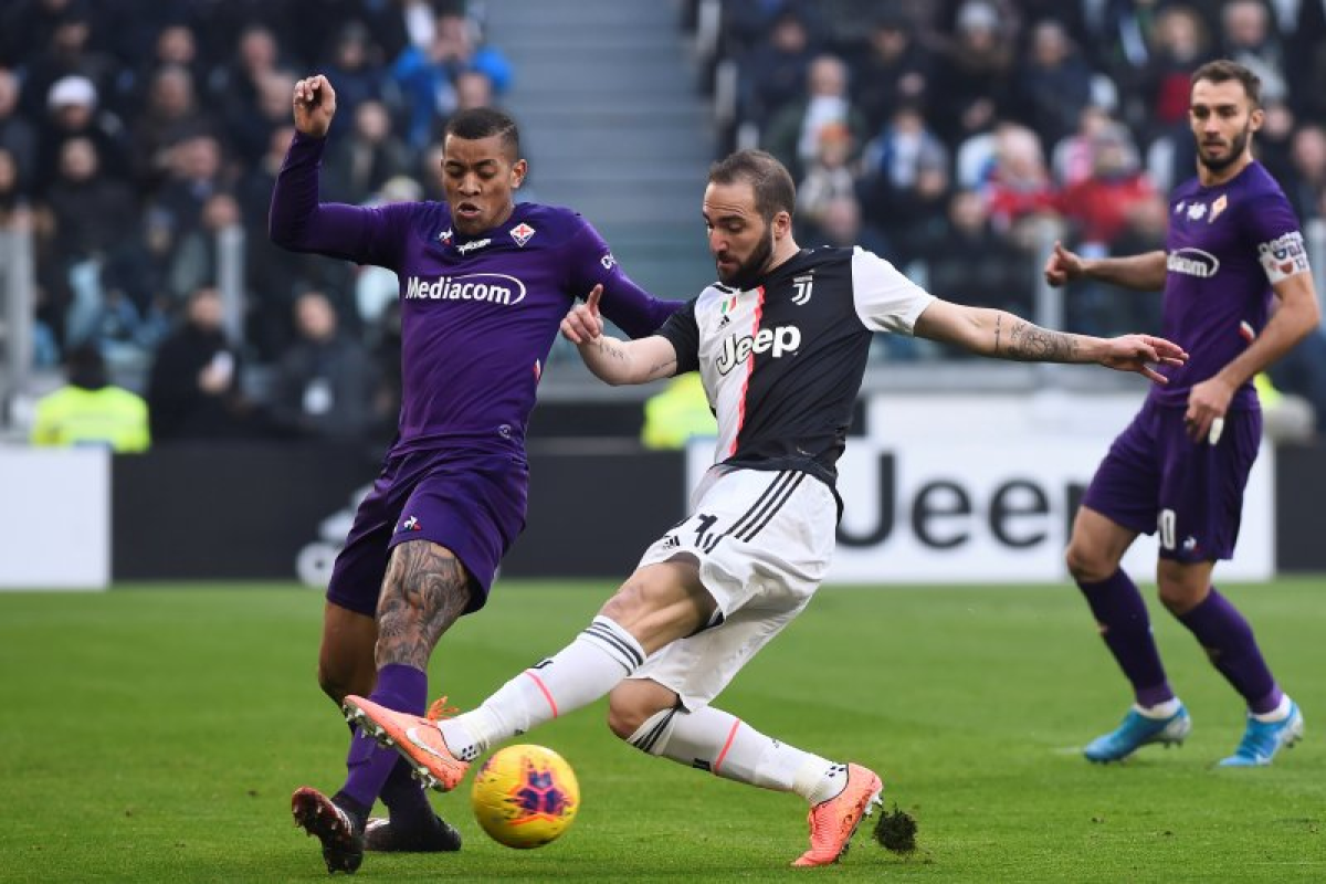 Higuain menjadi pemain Juventus terakhir tiba di Italia