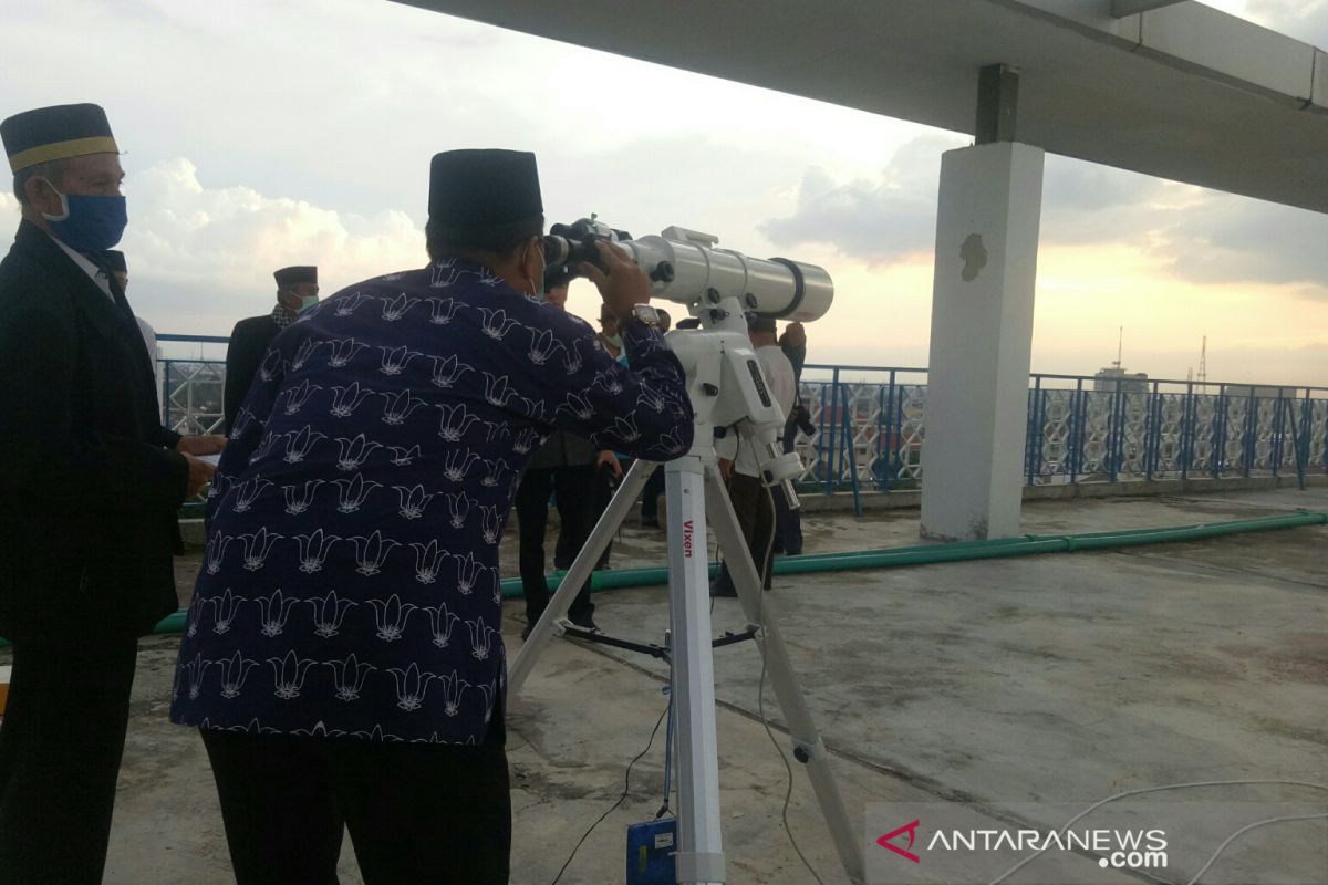 Hilal terlihat di Palembang, Kemenag imbau tarawih di rumah