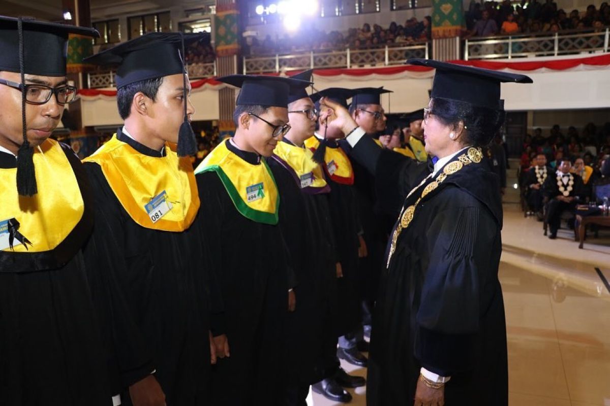 Universitas Udayana bakal  mewisuda 600 lulusan dari jarak jauh