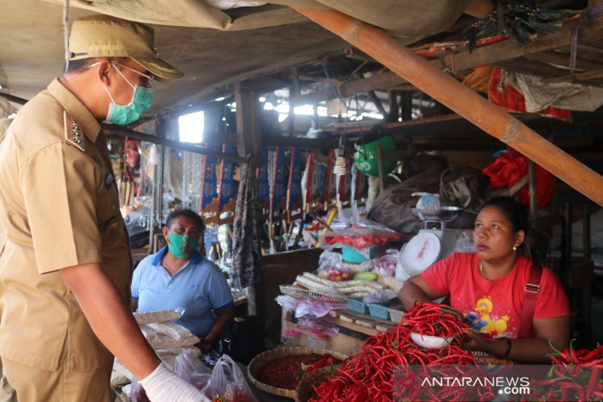 Wali Kota Kupang pantau kenaikan harga di pasar tradisional