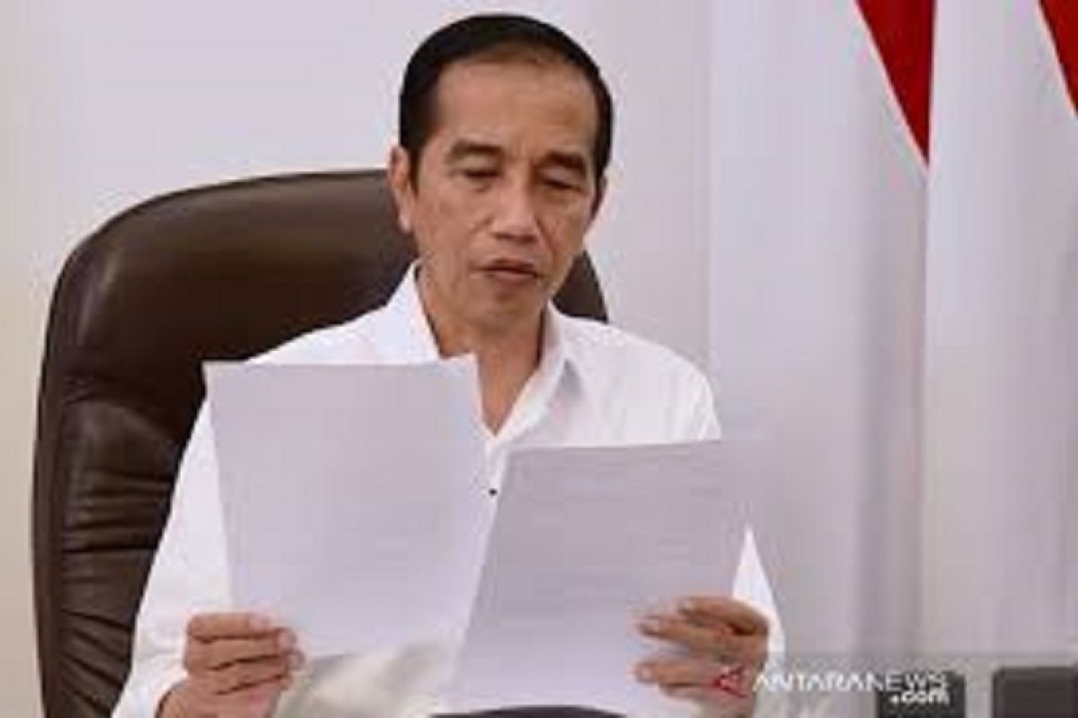 Presiden Joko Widodo: Pastikan distribusi bahan pokok tidak terganggu PSBB