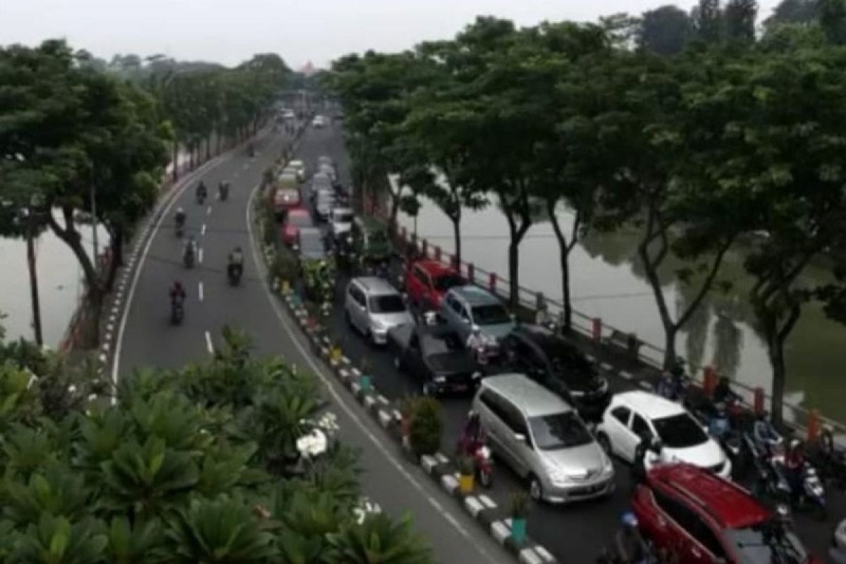 Hari ini, Surabaya berlakukan PSBB: Kantor tak liburkan pegawai akan dikenai sanksi