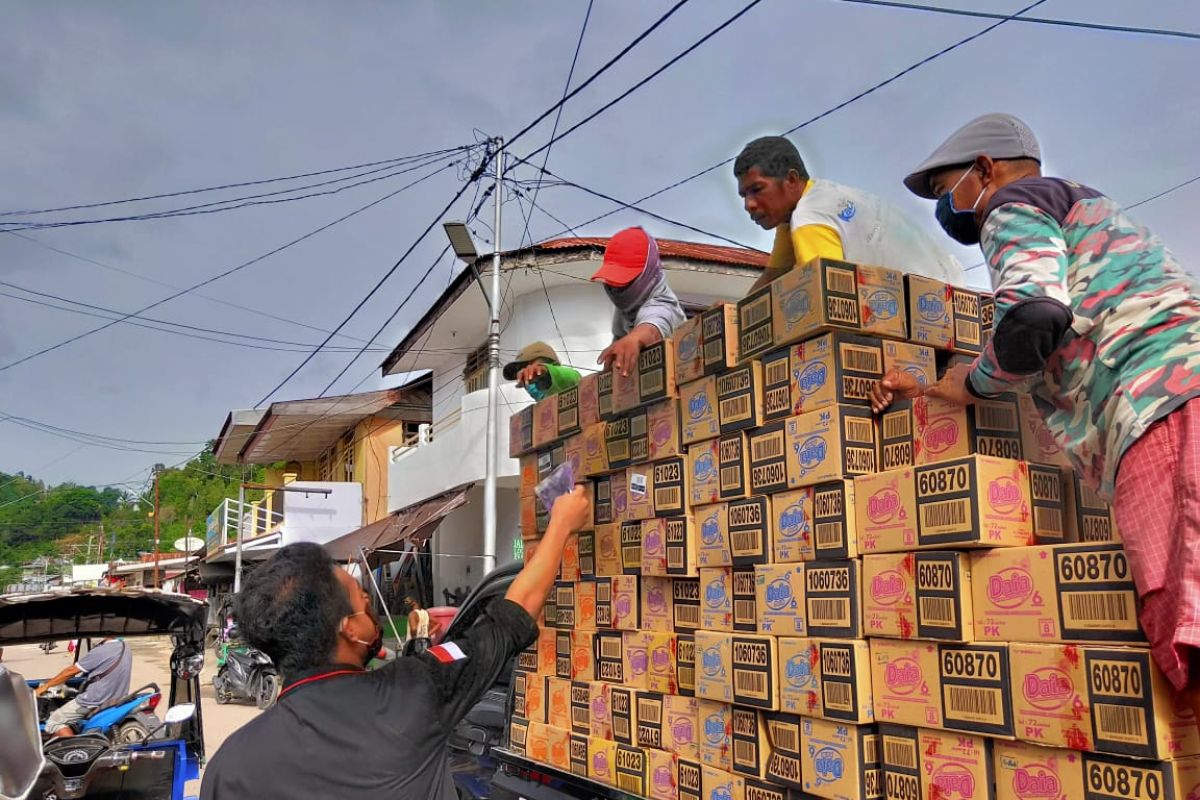 Pemuda di Banggai Laut bekerjasama buat 1.000 masker