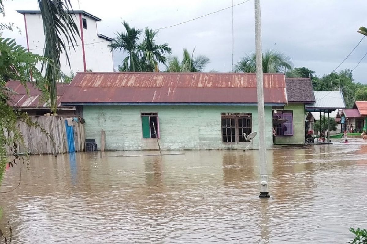 BMKG Sampit ingatkan potensi banjir meningkat dan munculnya hujan es