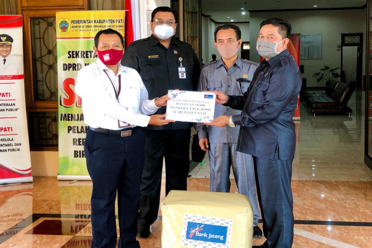 Bank Jateng serahkan bantuan 10rb masker ke masyarakat terdampak COVID-19