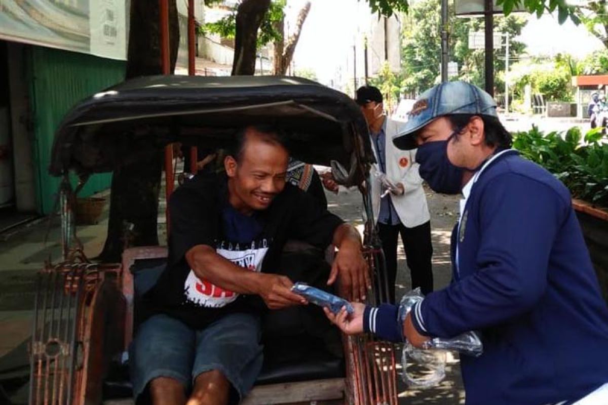 Pemuda Muhammadiyah Kota Magelang kampanye penggunaan masker cegah COVID-19