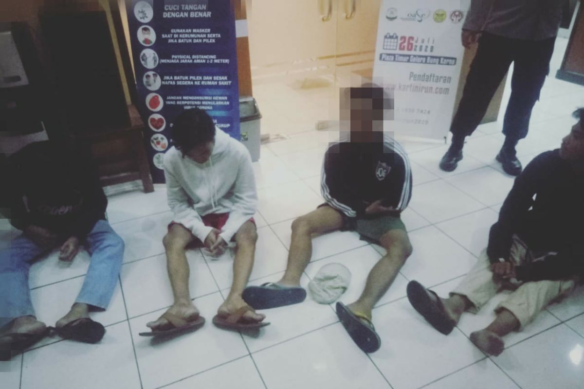 Bawa senjata tajam, polisi tetapkan satu tersangka tawuran pelajar di Tanjung Duren