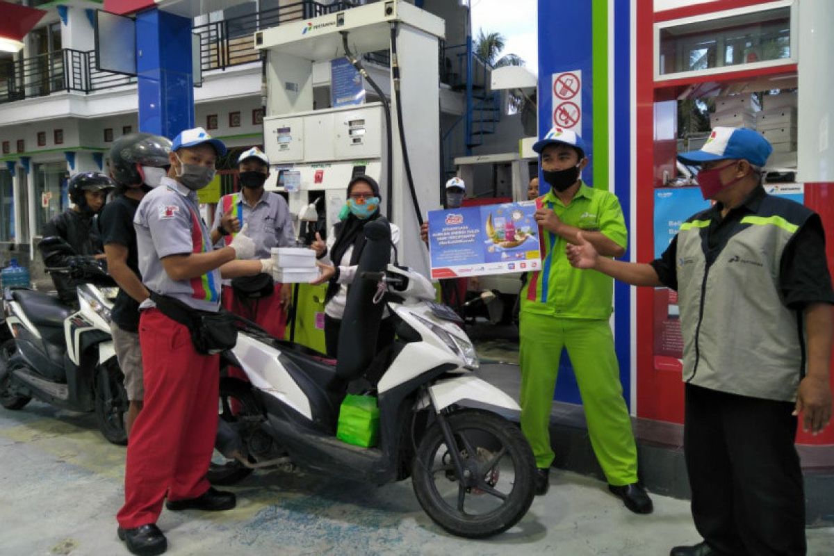 Pertamina beri cashback 30 persen dan bagikan takjil di SPBU