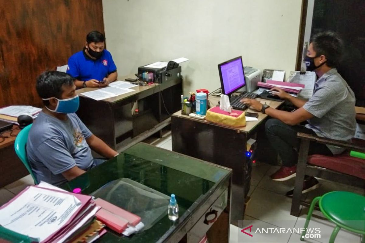 Pemilik akun FB "Kunyit Kuning" asal Lombok Barat tolak imbauan pemerintah soal salat Jamaah dikenakan UU ITE