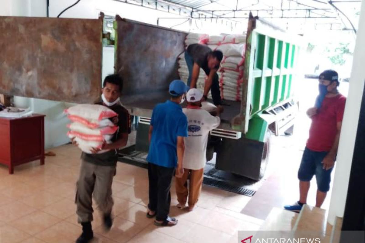 Bupati Pesisir Selatan terima CSR Incasi Raya Group