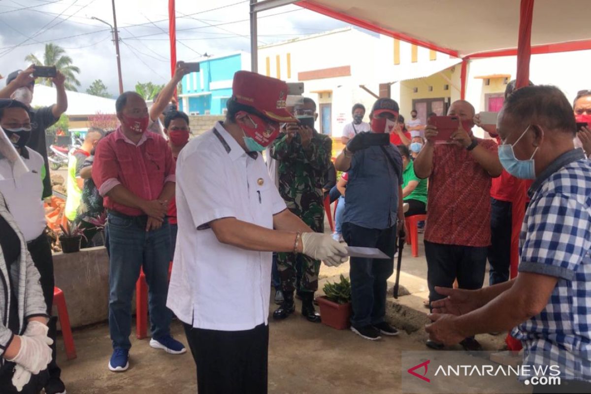 Ribuan keluarga di Kabupaten Minahasa terima BLT