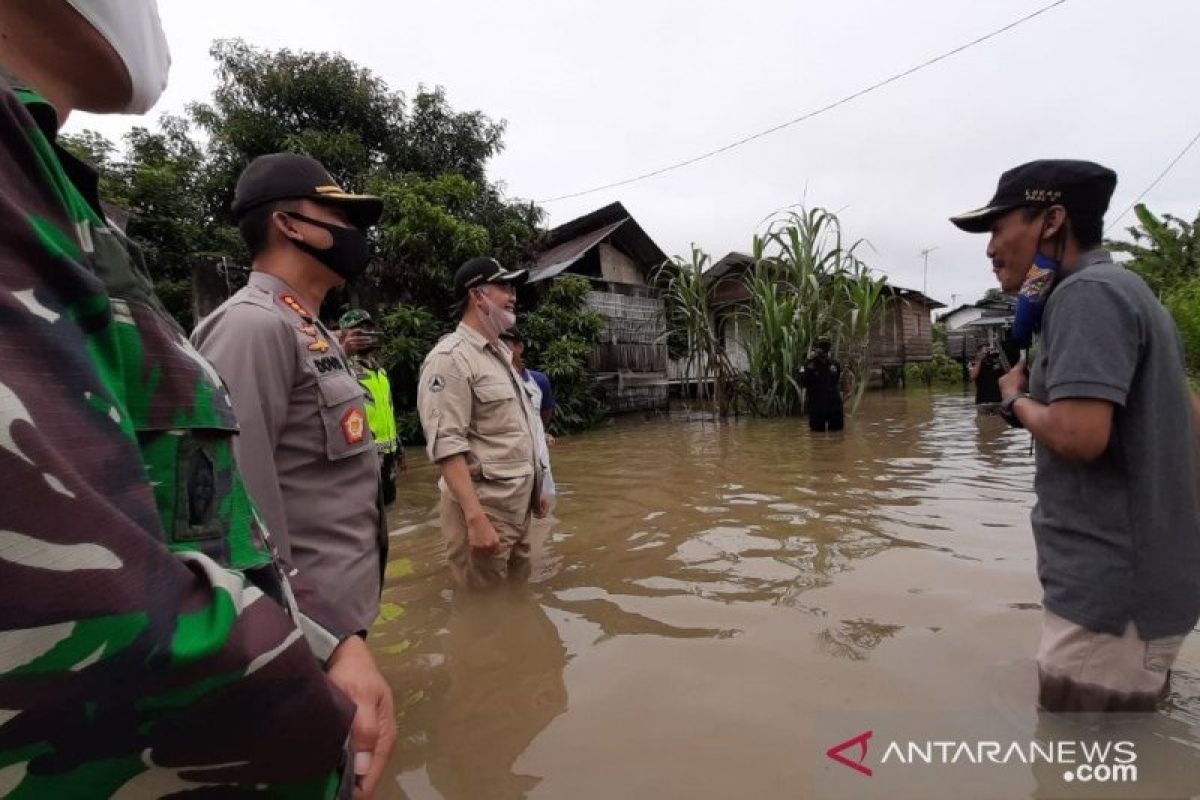 Sungai Batanghari meluap, empat kelurahan di kota Jambi terendam banjir