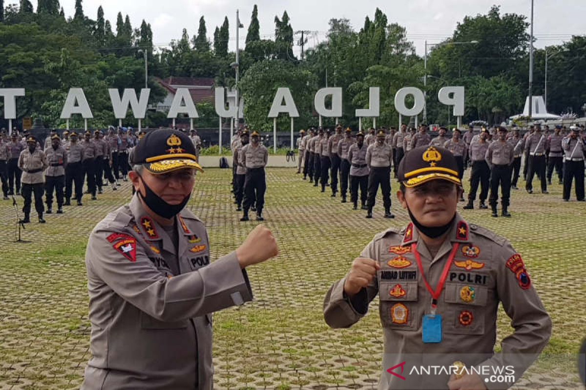 Jajaran Polda Jateng lepas mantan Kapolda Irjen Rycko Amelza Dahniel