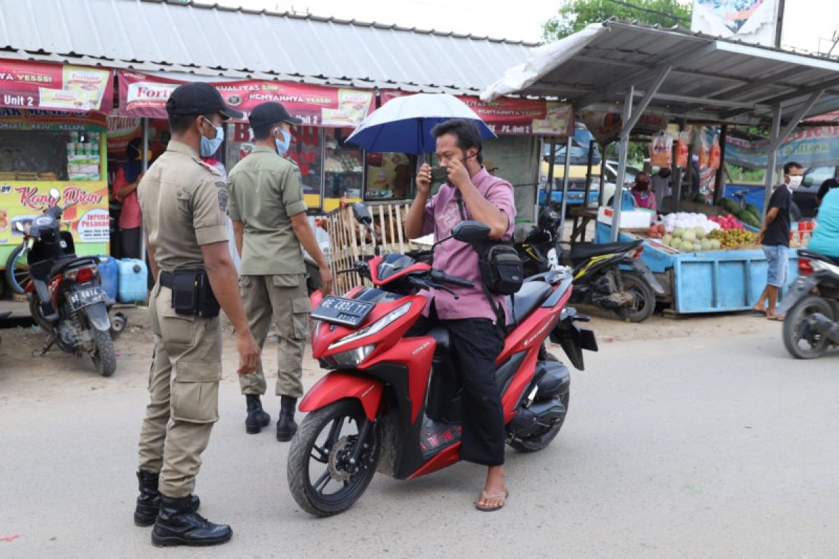 Gugus Tugas COVID-19 Tulangbawang sosialisasi cegah COVID-19 di Pasar Unit II