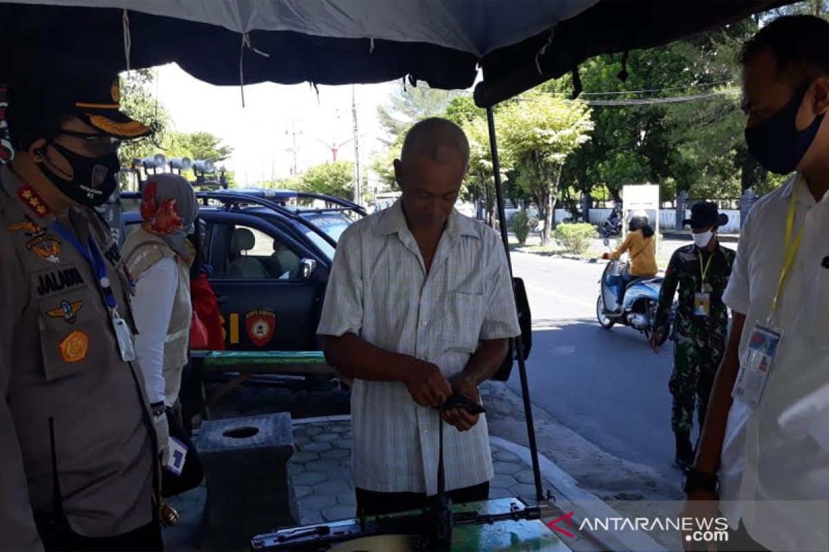 Hari pertama pelaksanaan PSBB, petugas kebingungan cara bertindak