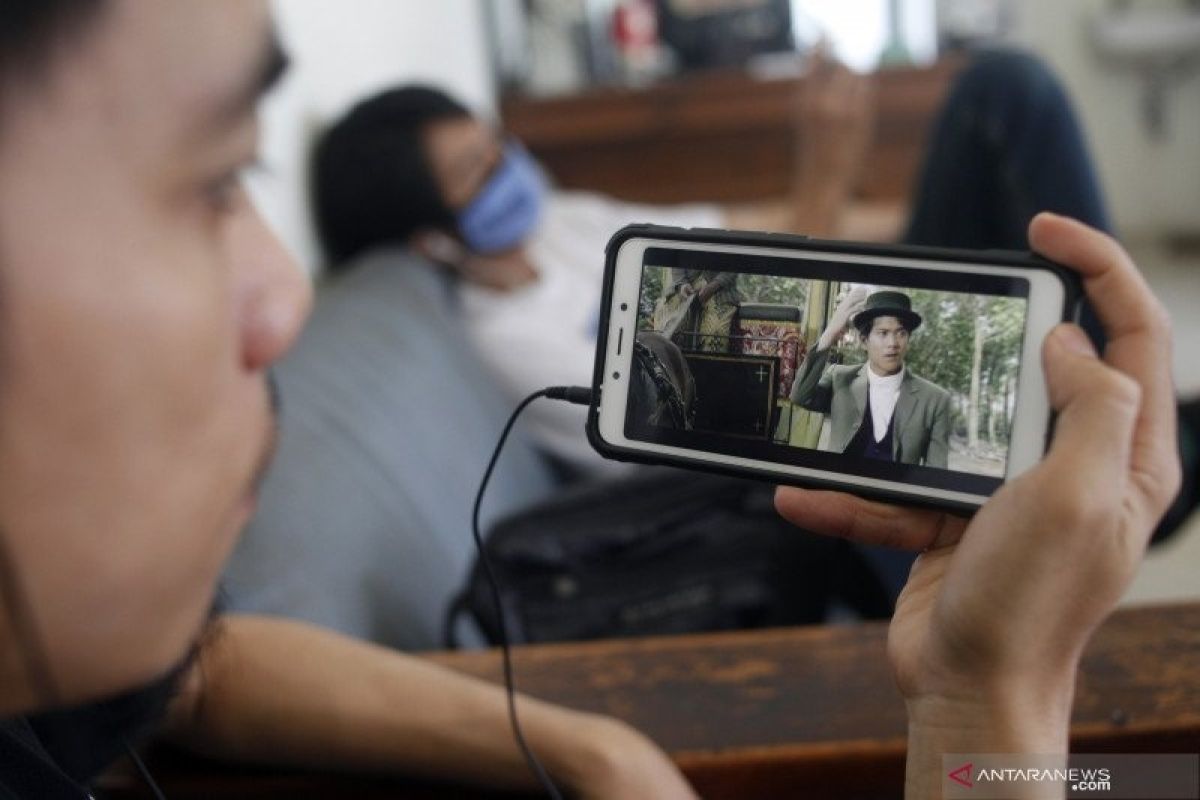 Selama pandemi corona, lalu lintas streaming film melonjak hingga 193 persen