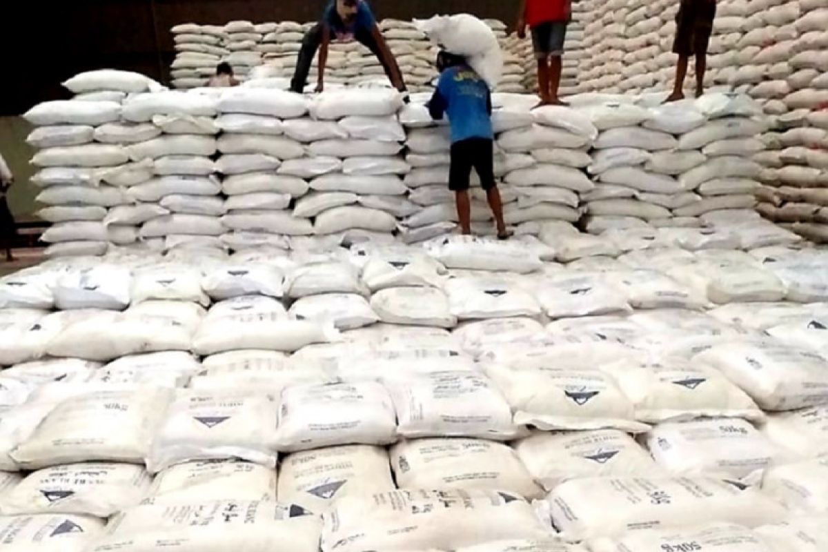 Bulog sebut impor gula pasir 21.800 ton mencukupi kebutuhan Lebaran