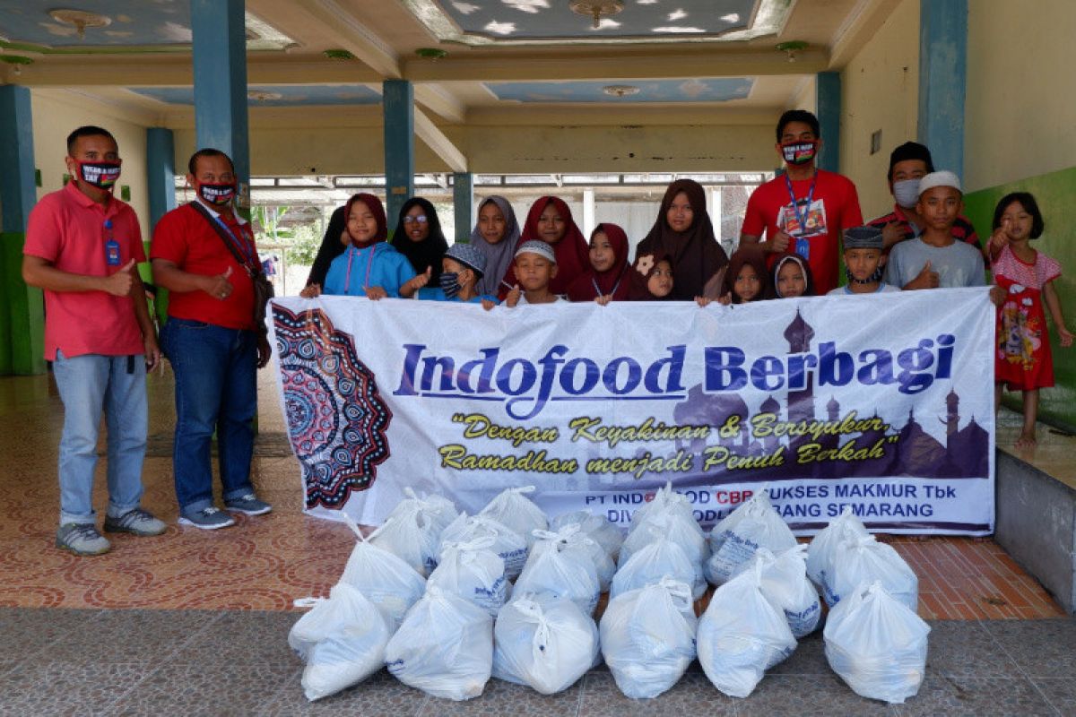 Indofood berbagi 1.000 paket sembako untuk masyarakat terdampak COVID-19
