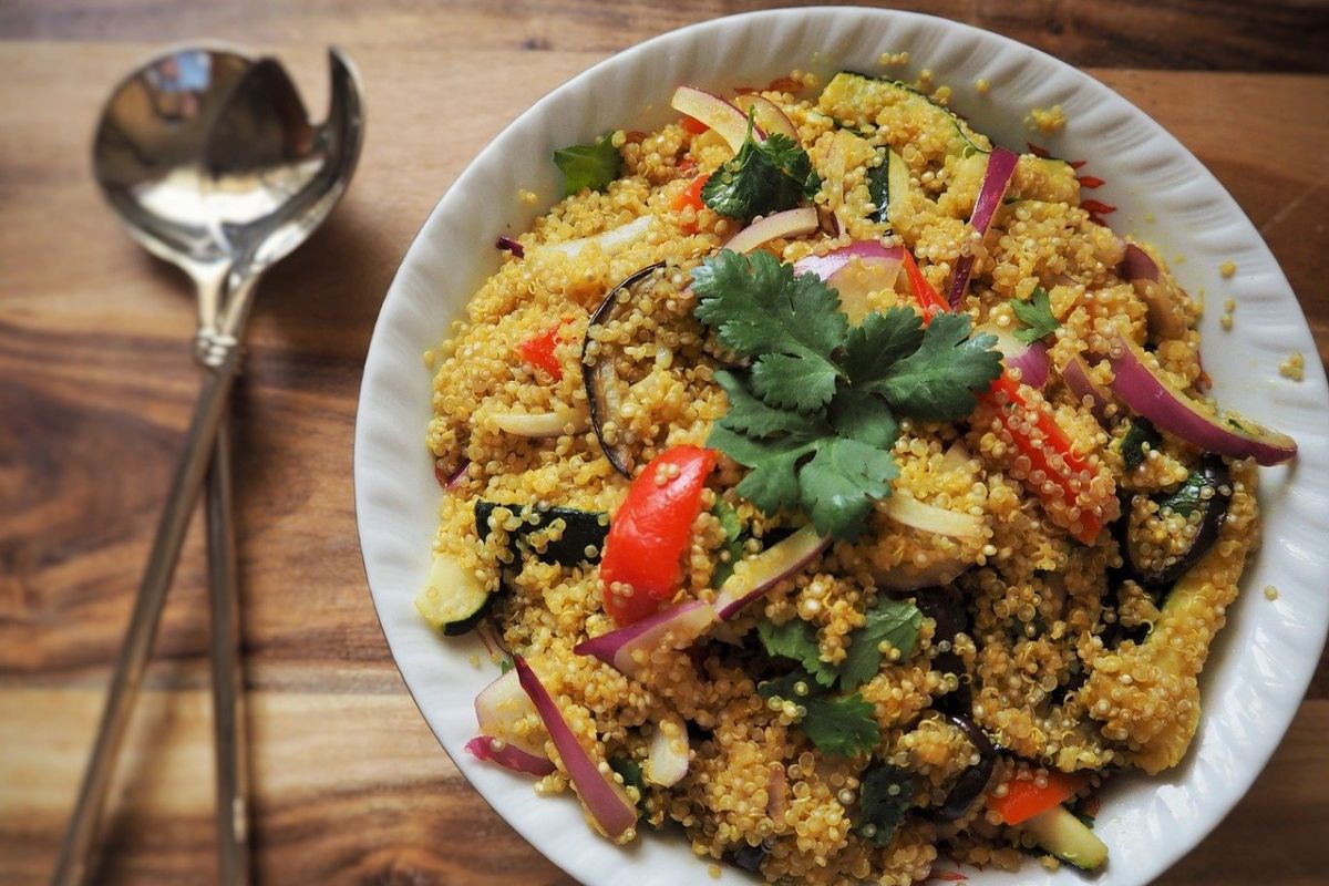 Resep salad quinoa yang bantu turunkan berat badan