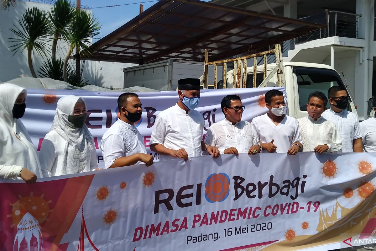 REI Sumbar salurkan 200 paket bahan pokok melalui Pemkot Padang