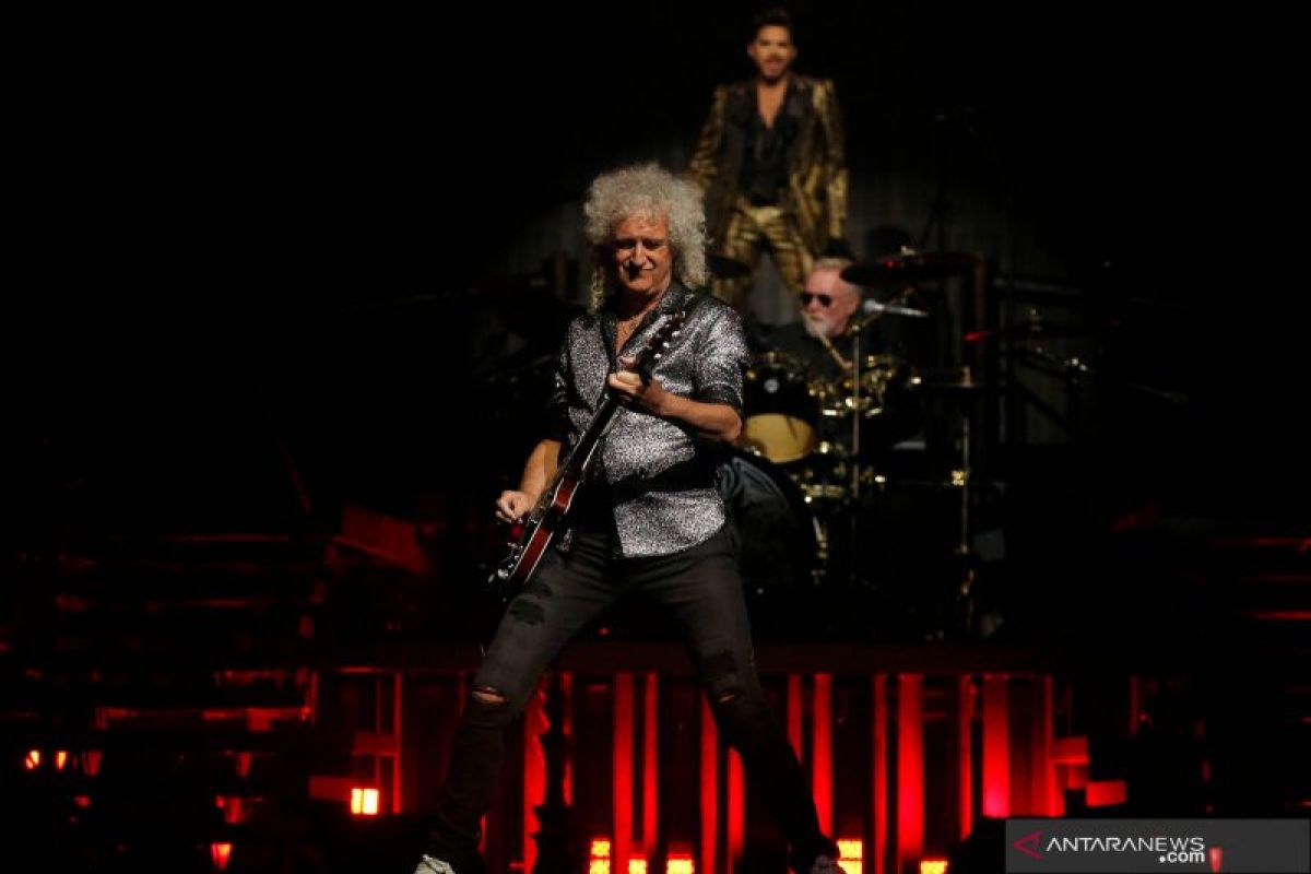 Brian May 'Queen' dinyatakan positif COVID-19