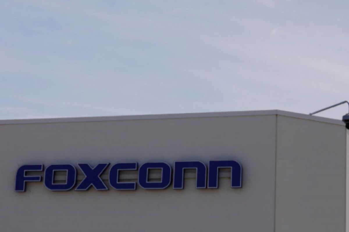 Foxconn laporkan laba kuartalan terendah dalam dekade 20 tahun