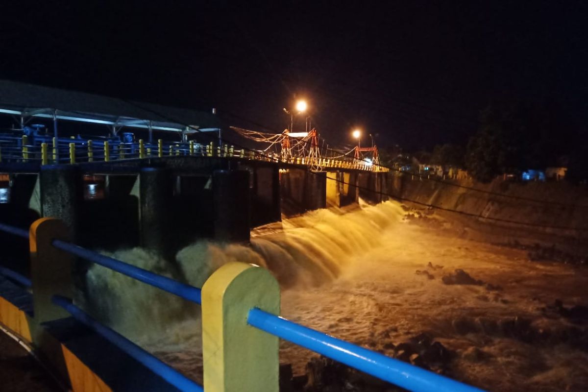 Jakarta terancam banjir, TMA Katulampa siaga IV