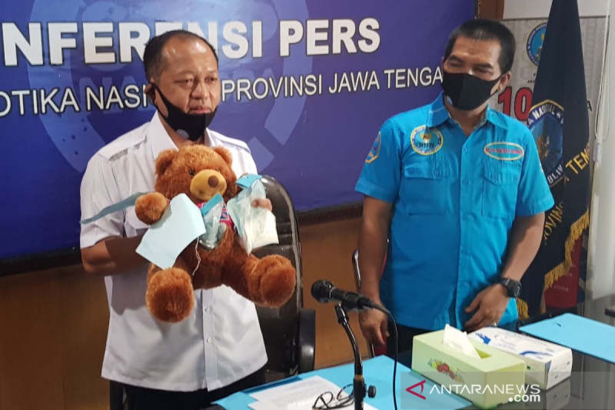 Selundupkan narkotika dalam boneka dan lolos pengawasan PSBB, warga Pekalongan akhirnya dibekuk