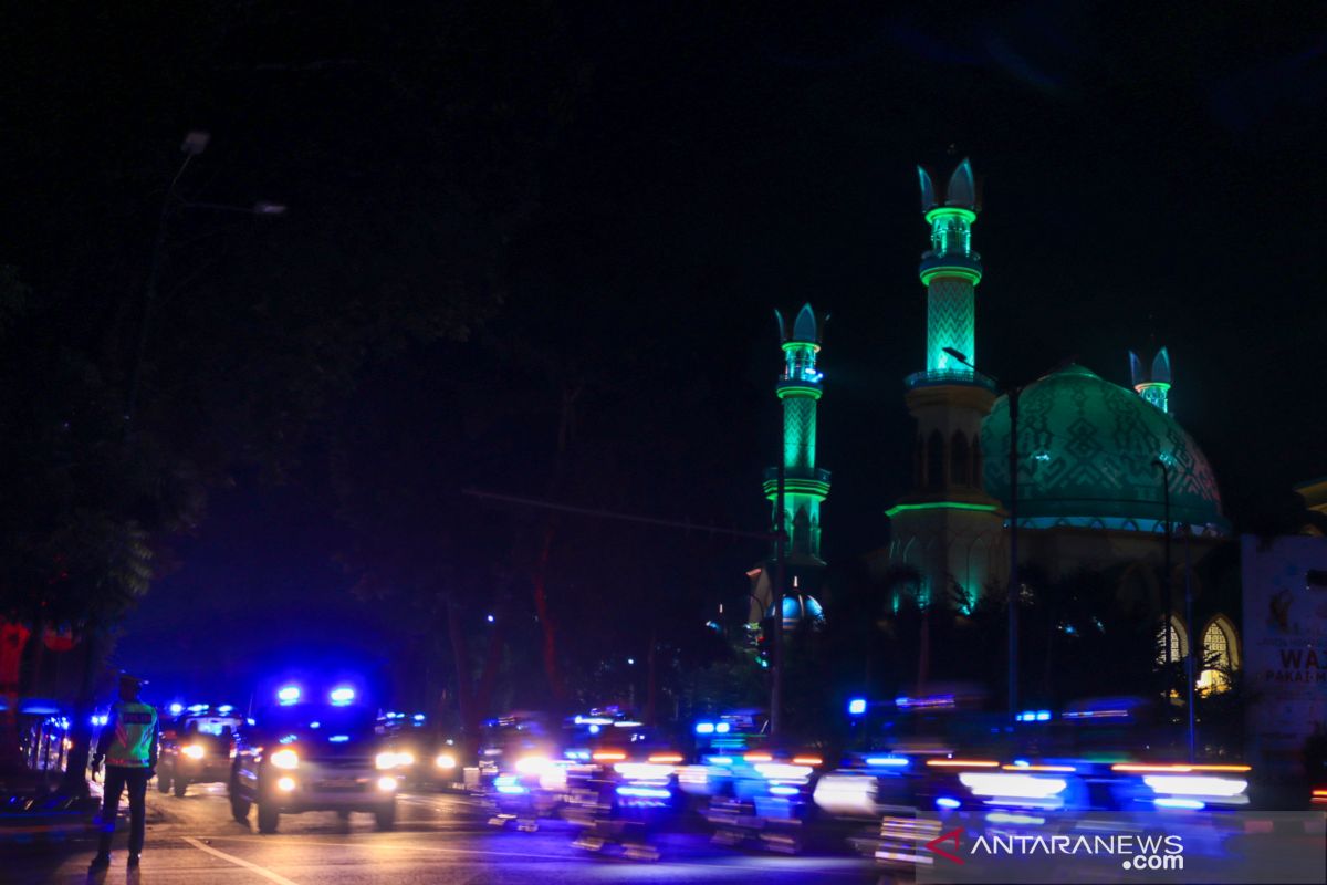 Polda NTB menggelar patroli berskala besar di Mataram