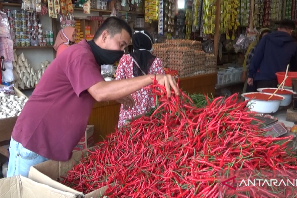 Harga kebutuhan pokok di Padang relatif stabil dua hari jelang Lebaran (Video)