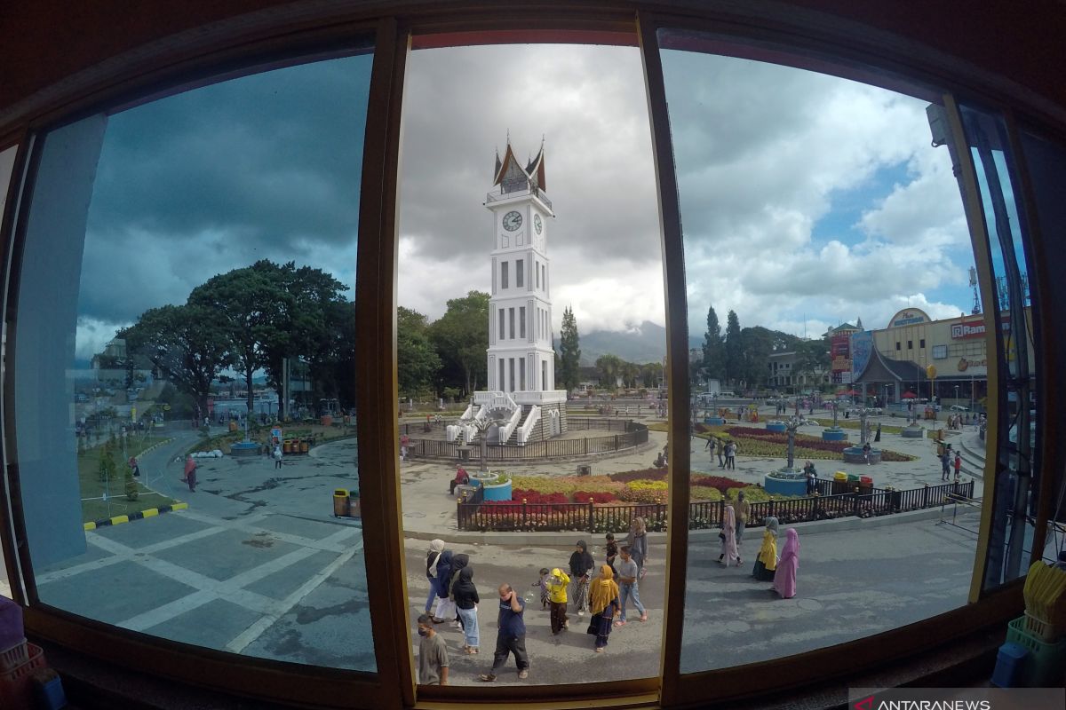 Bukittinggi becomes the first city enforces new normal order in W Sumatra