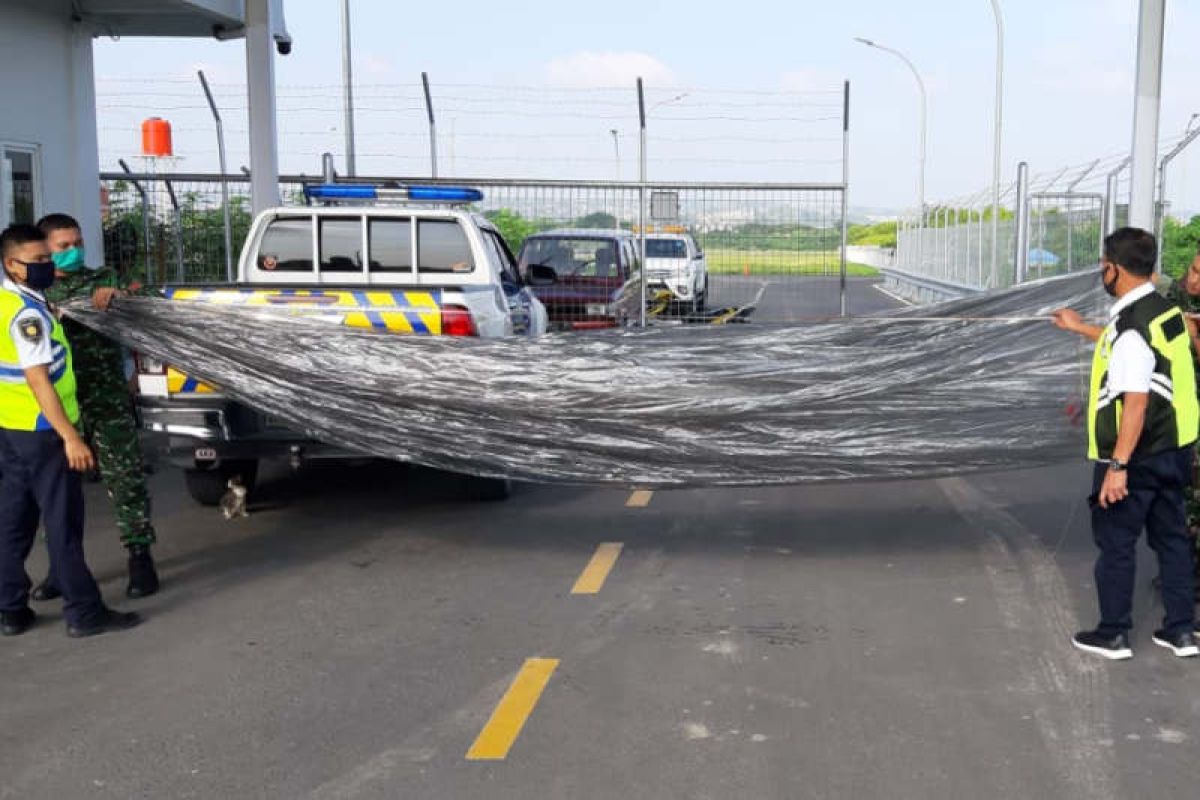 Balon udara liar mendarat di kawasan Bandara Ahmad Yani Semarang