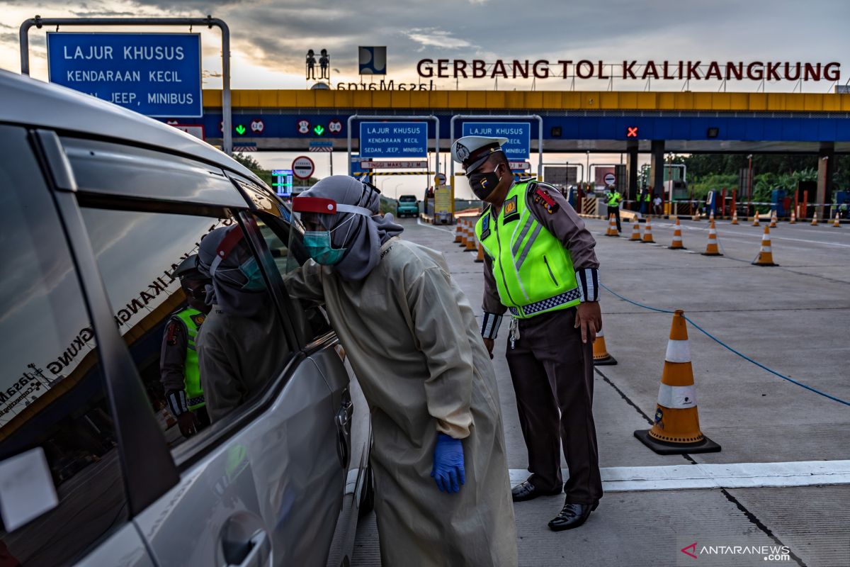 Pengguna Tol Semarang  dites cepat secara acak