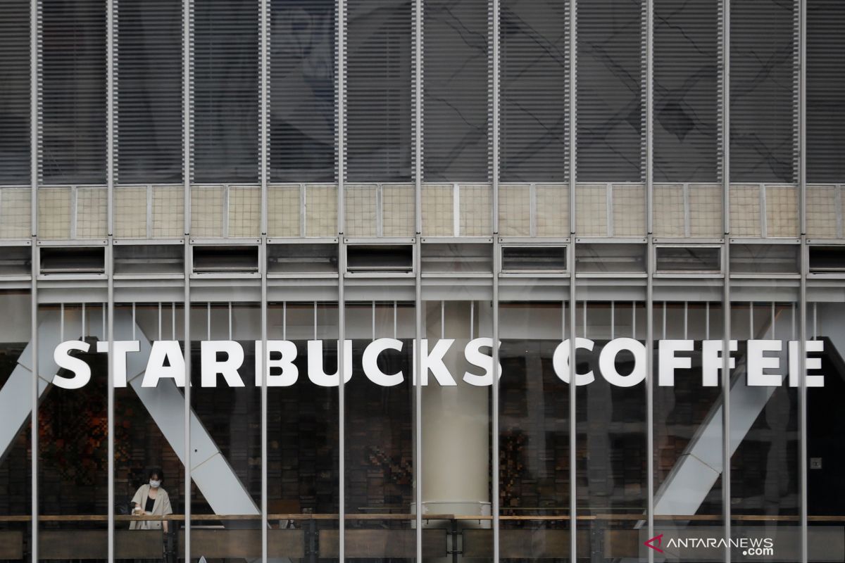 Pengintip pengunjung Starbucks mengaku kenal korban