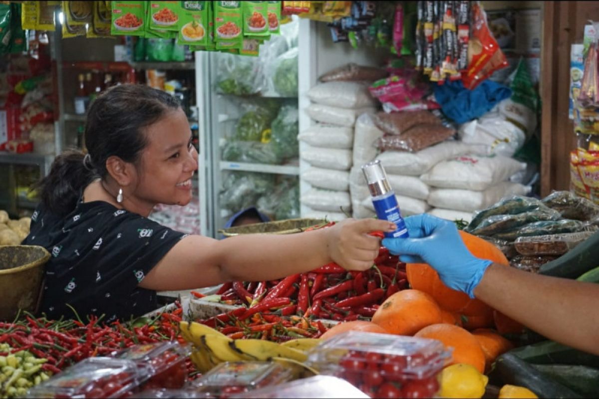 Sahabat Lestari bagikan masker di pasar tradisional Demak, Kudus, dan Jepara