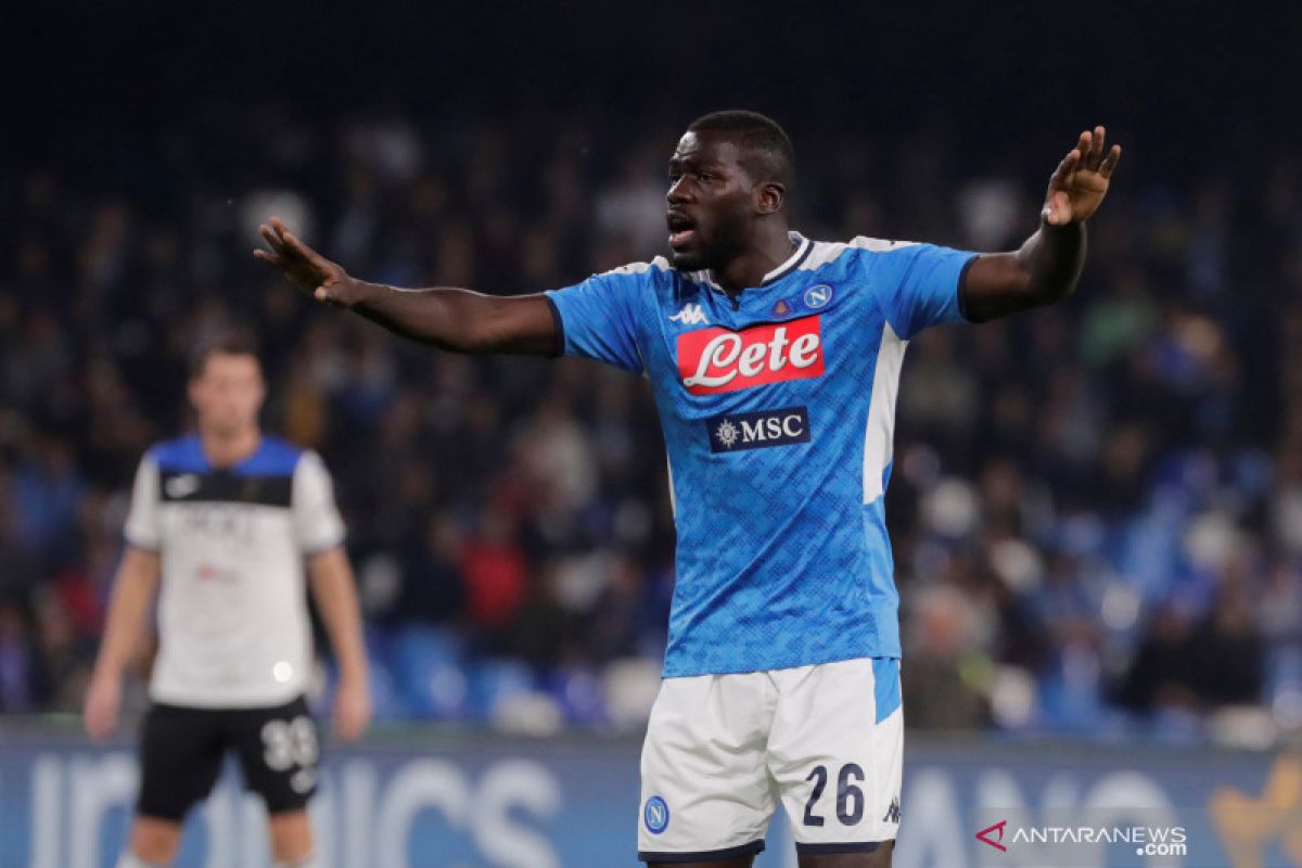 Napoli dibanderol 100 juta euro untuk Koulibaly dan Fabian Ruiz