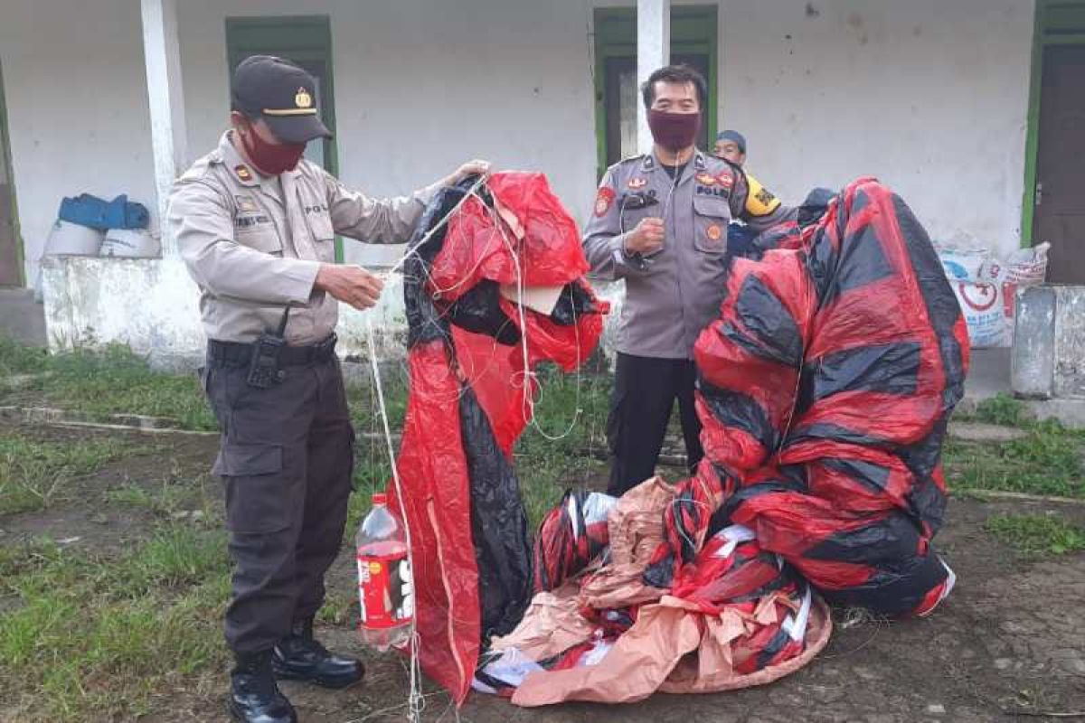 Petugas sita 7 balon udara siap terbang