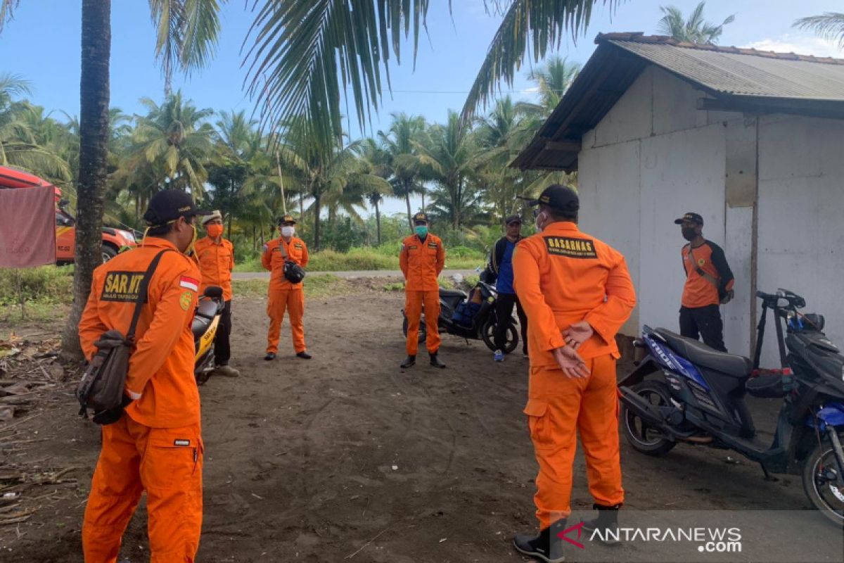 Warga asal Cilacap Jateng hilang  saat berenang di laut Pangandaran