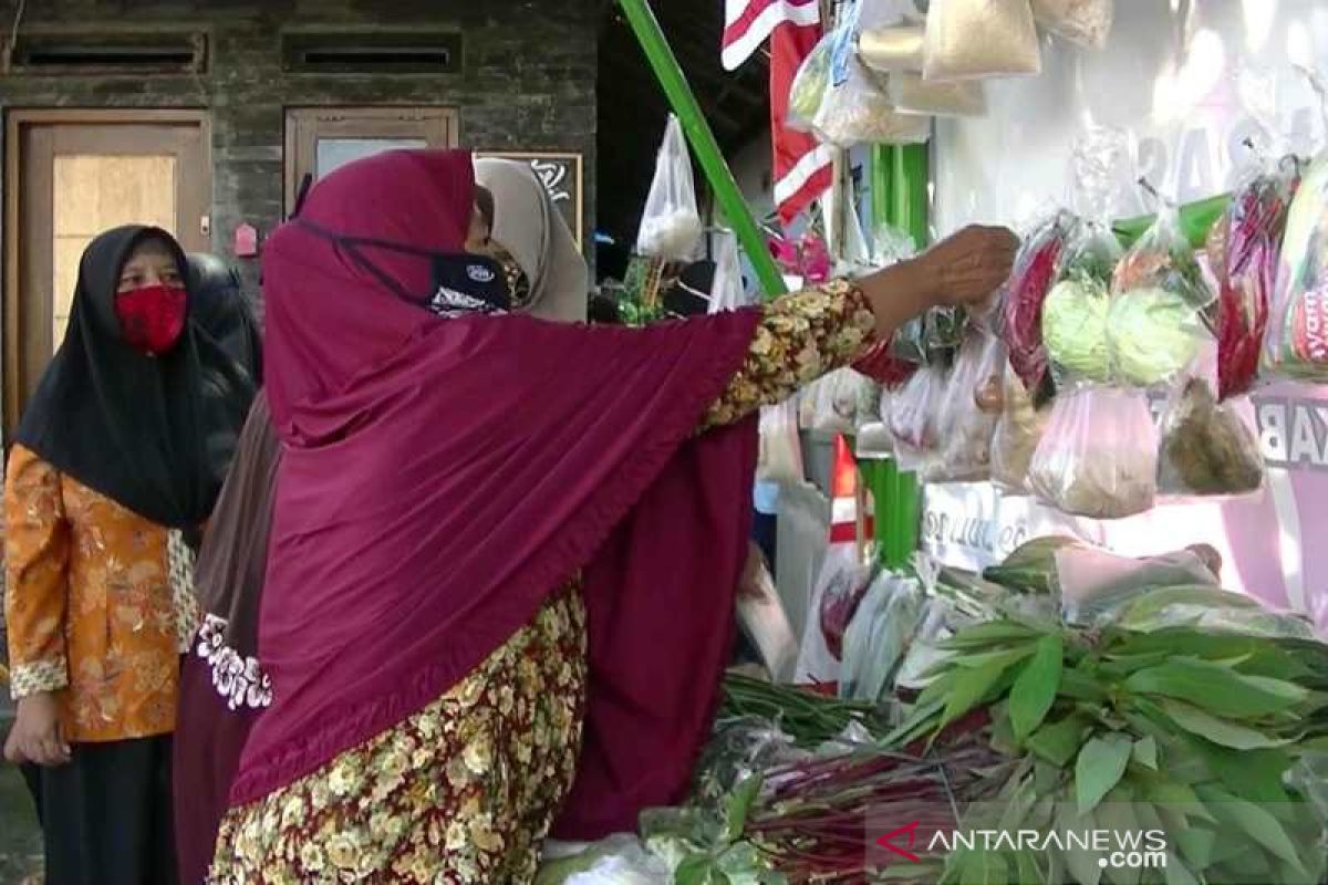 Ada sembako gratis bagi warga terdampak COVID-19 di Desa Gambasan Temanggung