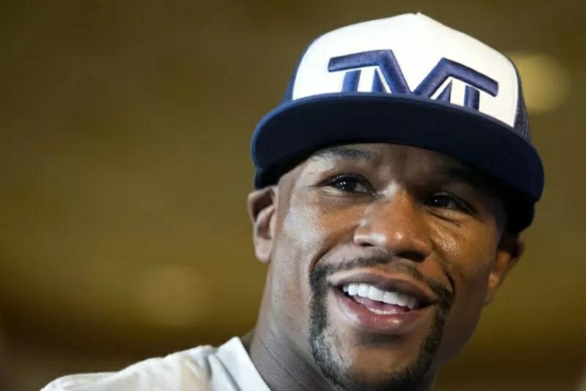 Mayweather akan tanggung biaya pemakaman George Floyd