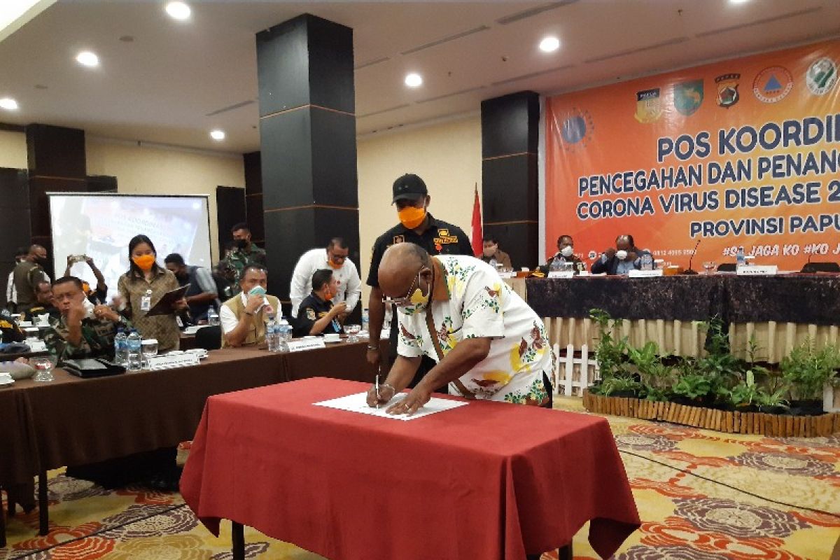 Warga di Papua diberikan kelonggaran beraktivitas hingga pukul 18.00 WIT