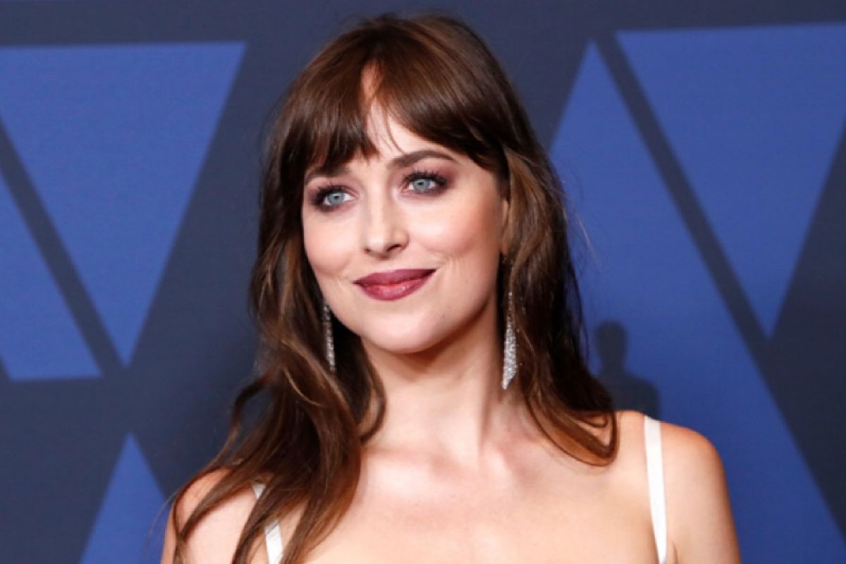 Dakota Johnson akan berperan dalam film adaptasi 'Persuasion'