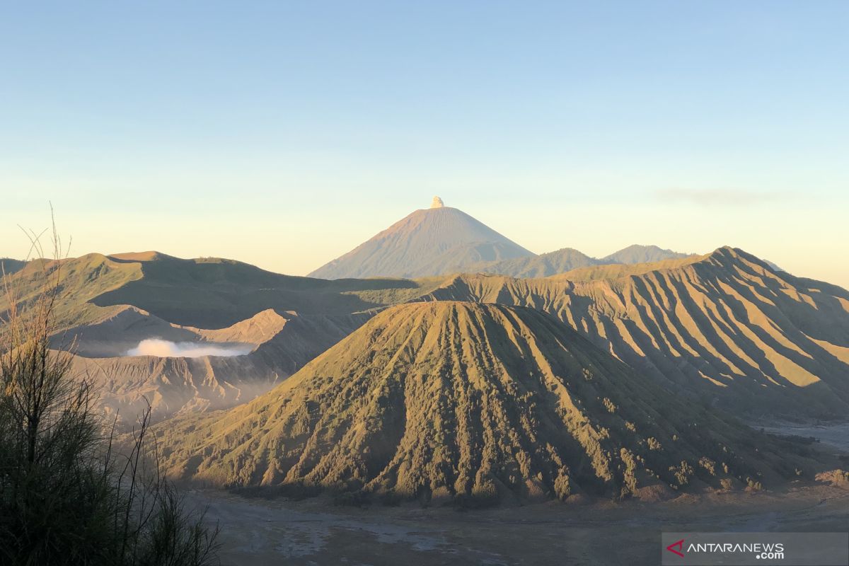 Pembukaan objek wisata Gunung Bromo Tengger Semeru tunggu arahan pusat